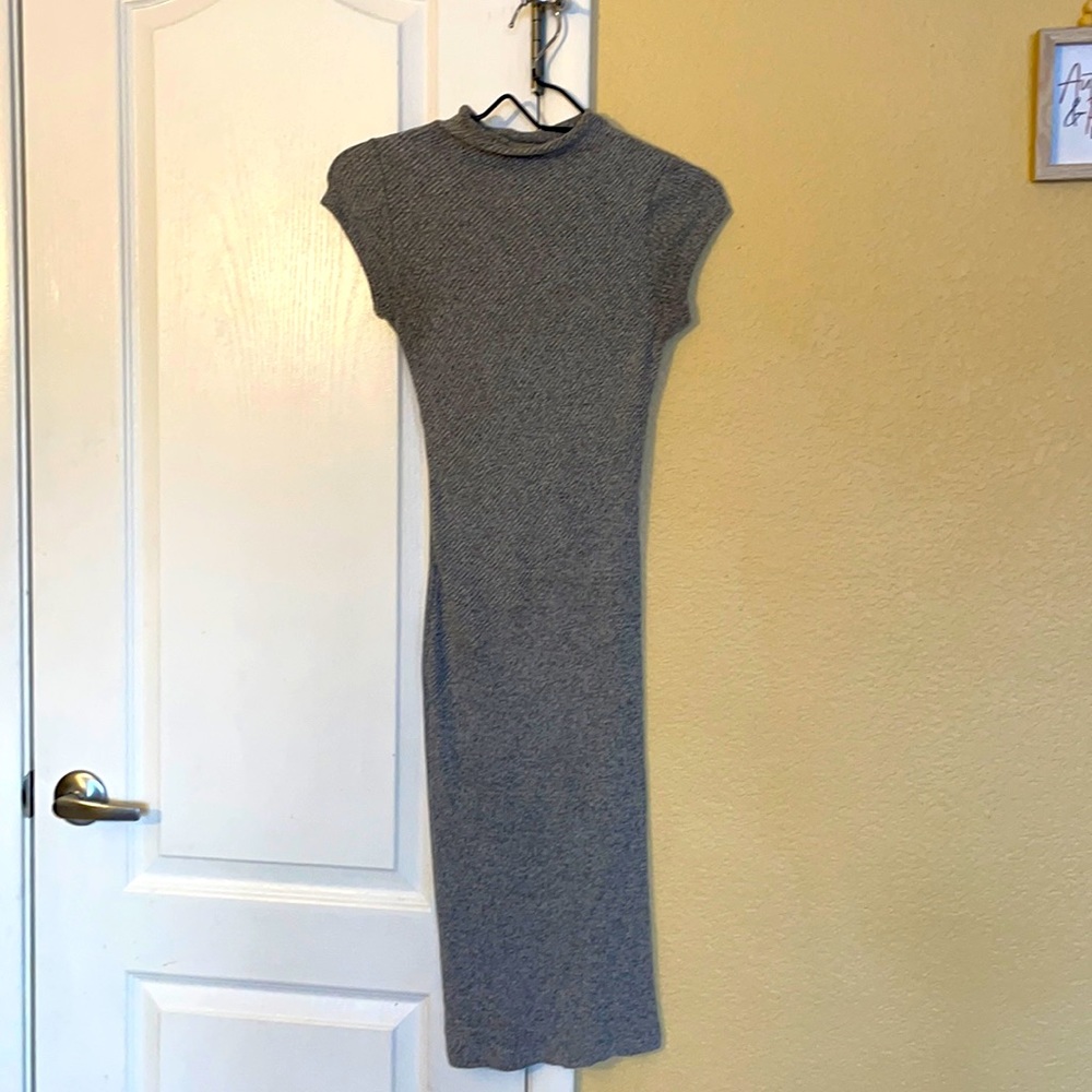 BLACK BEAD Gray Midi Dress | size M